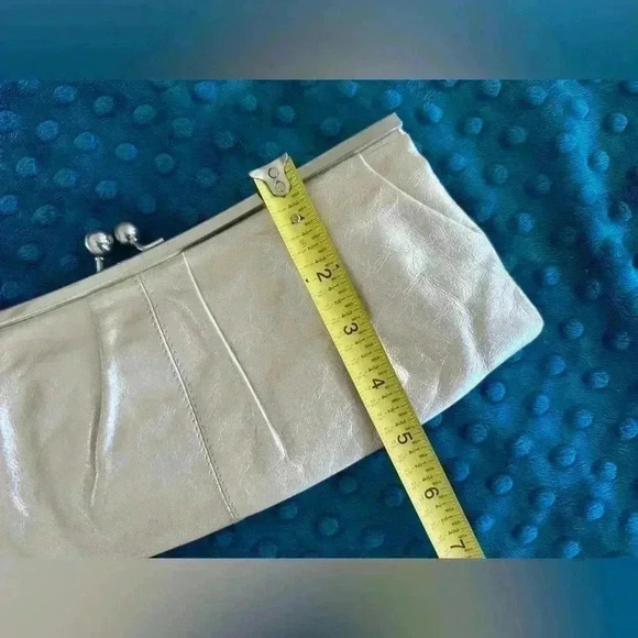 Hobo Off-White Clutch Purse with Floral Interior 12” 2010 Date formal classic - Picture 12 of 12